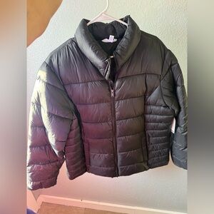 Time and Tru Women's Black Puffer Jacket